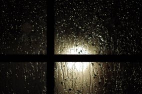 rainy_window_by_ronnok-d366zxy.jpg