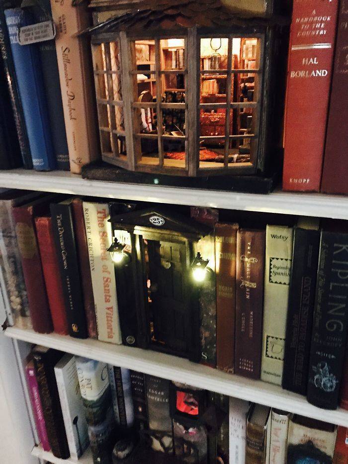 GRAND coin de livre de la bibliothèque secrète plus grand : 7 x 11 insert d'étagère  Booknook -  France